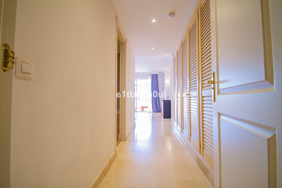 Ground Floor Apartment in Nueva Andalucía — photo 8 of 10