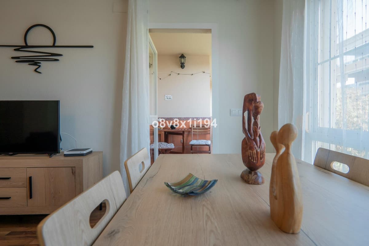 Middle Floor Apartment in Málaga — photo 4 of 10