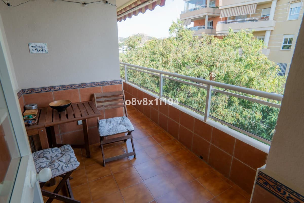 Middle Floor Apartment in Málaga — photo 7 of 10
