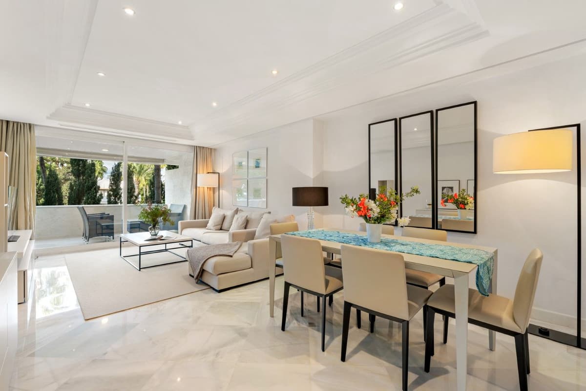 Middle Floor Apartment in Marbella — photo 9 of 10