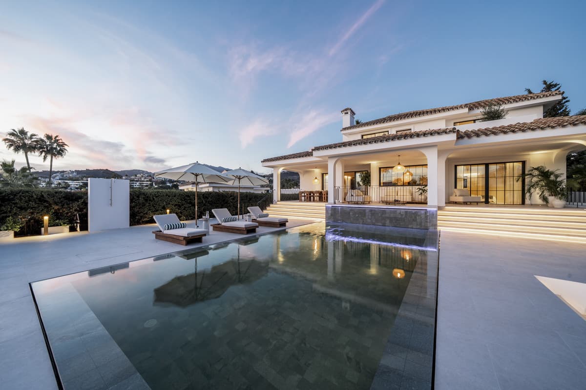 Detached Villa in Nueva Andalucía — photo 3 of 10