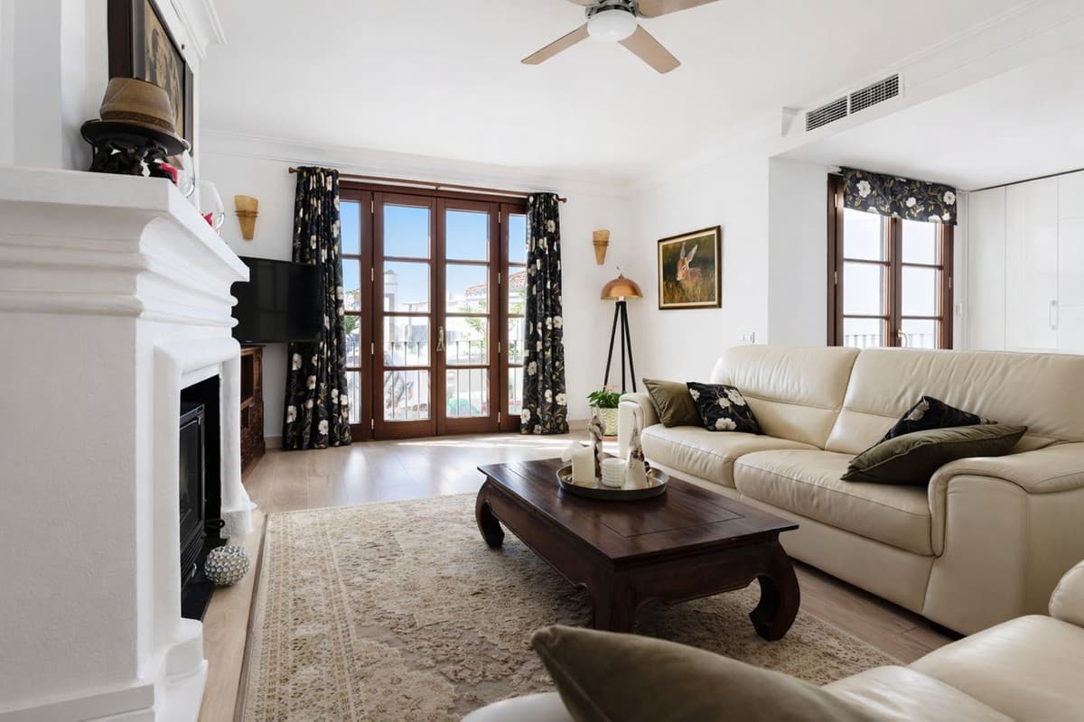 Townhouse in La Heredia — photo 5 of 10