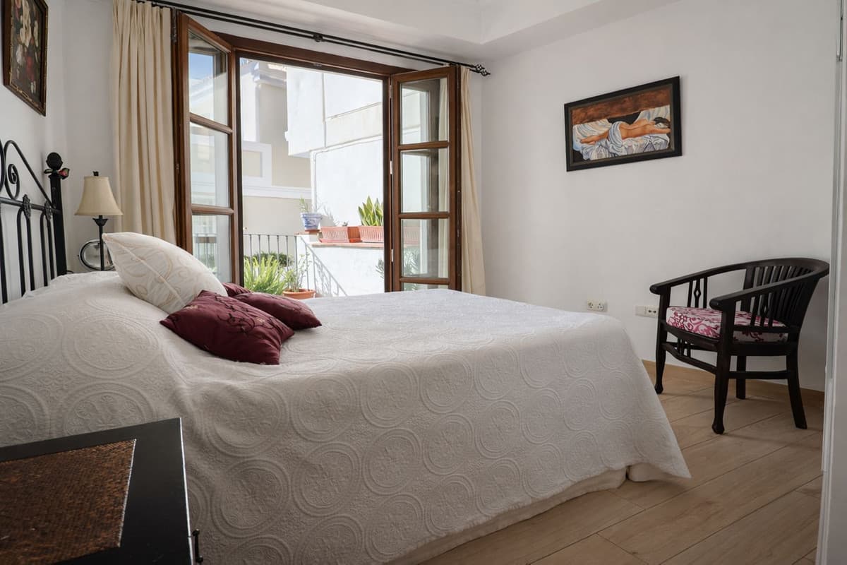 Townhouse in La Heredia — photo 8 of 10