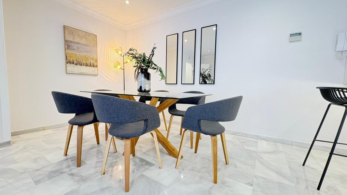 Middle Floor Apartment in Marbella — photo 2 of 10