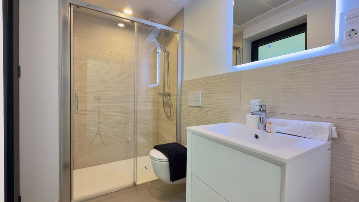 Middle Floor Apartment in Higueron — photo 7 of 15