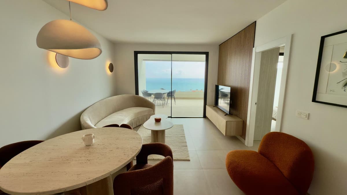 Middle Floor Apartment in Higueron — photo 9 of 15