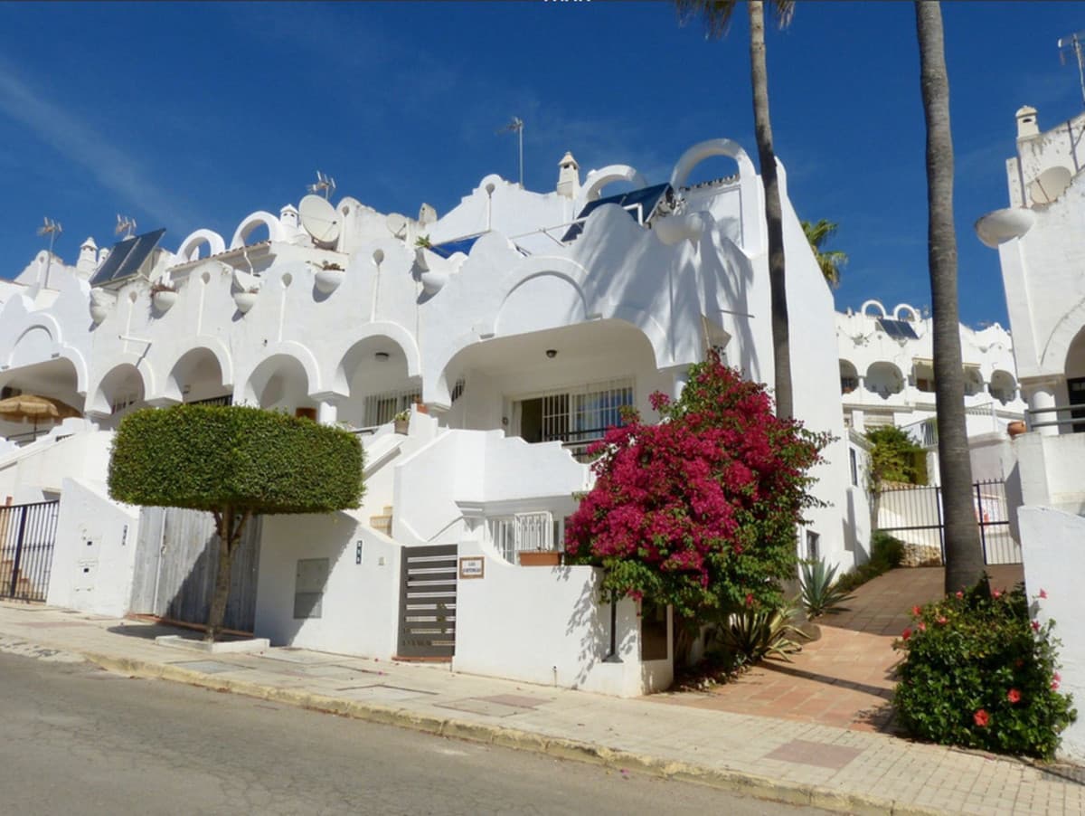 Townhouse in Reserva de Marbella — photo 1 of 10