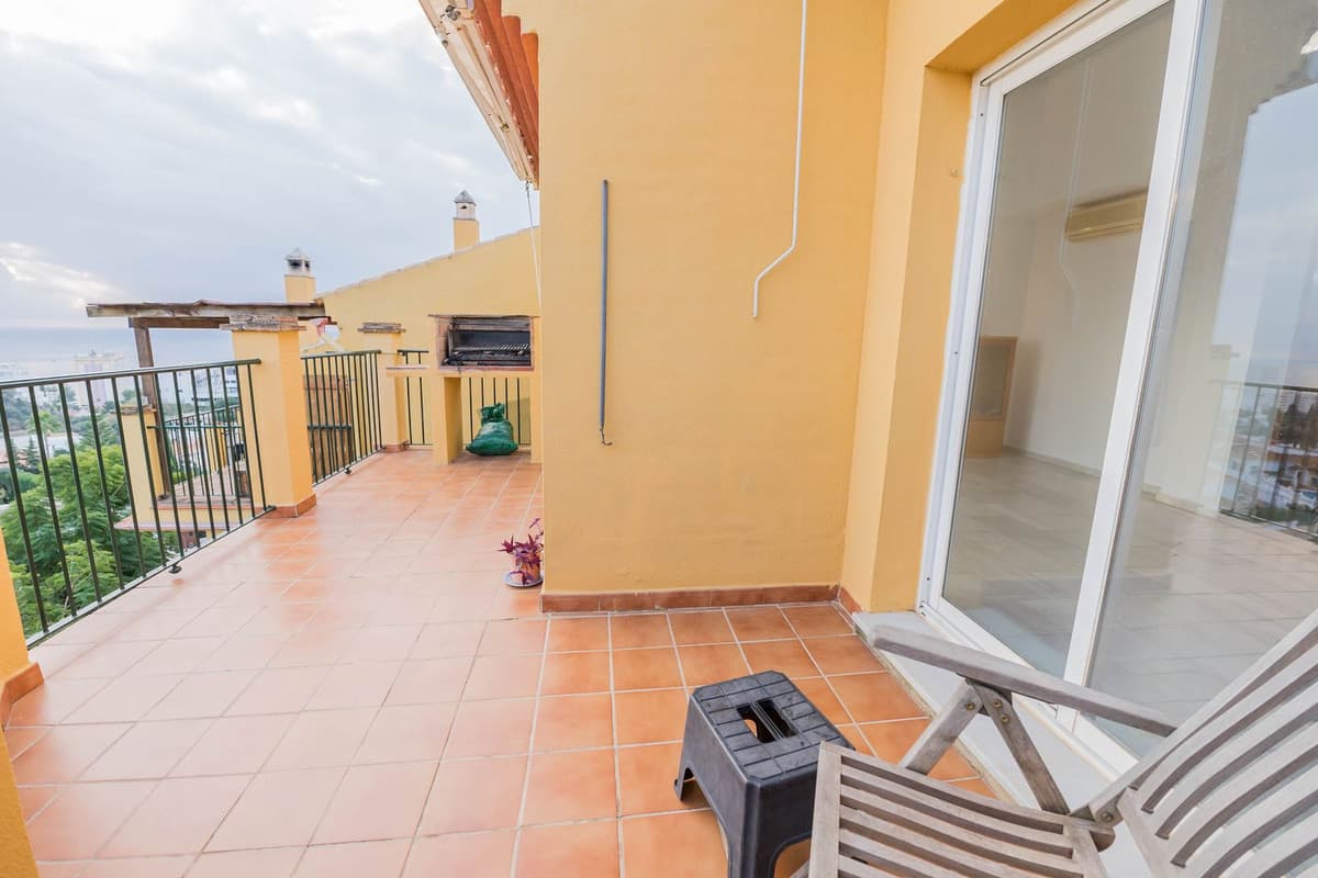 Townhouse in Torreblanca — photo 1 of 10