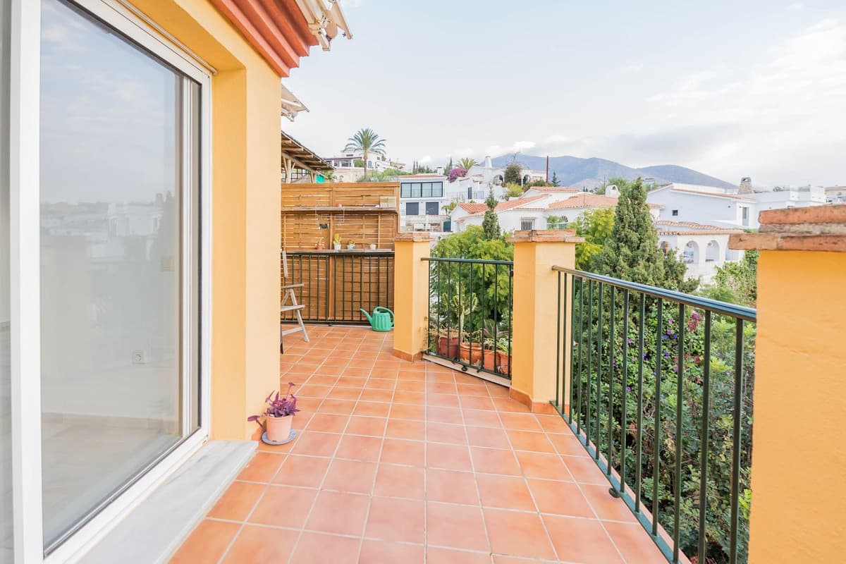Townhouse in Torreblanca — photo 3 of 10