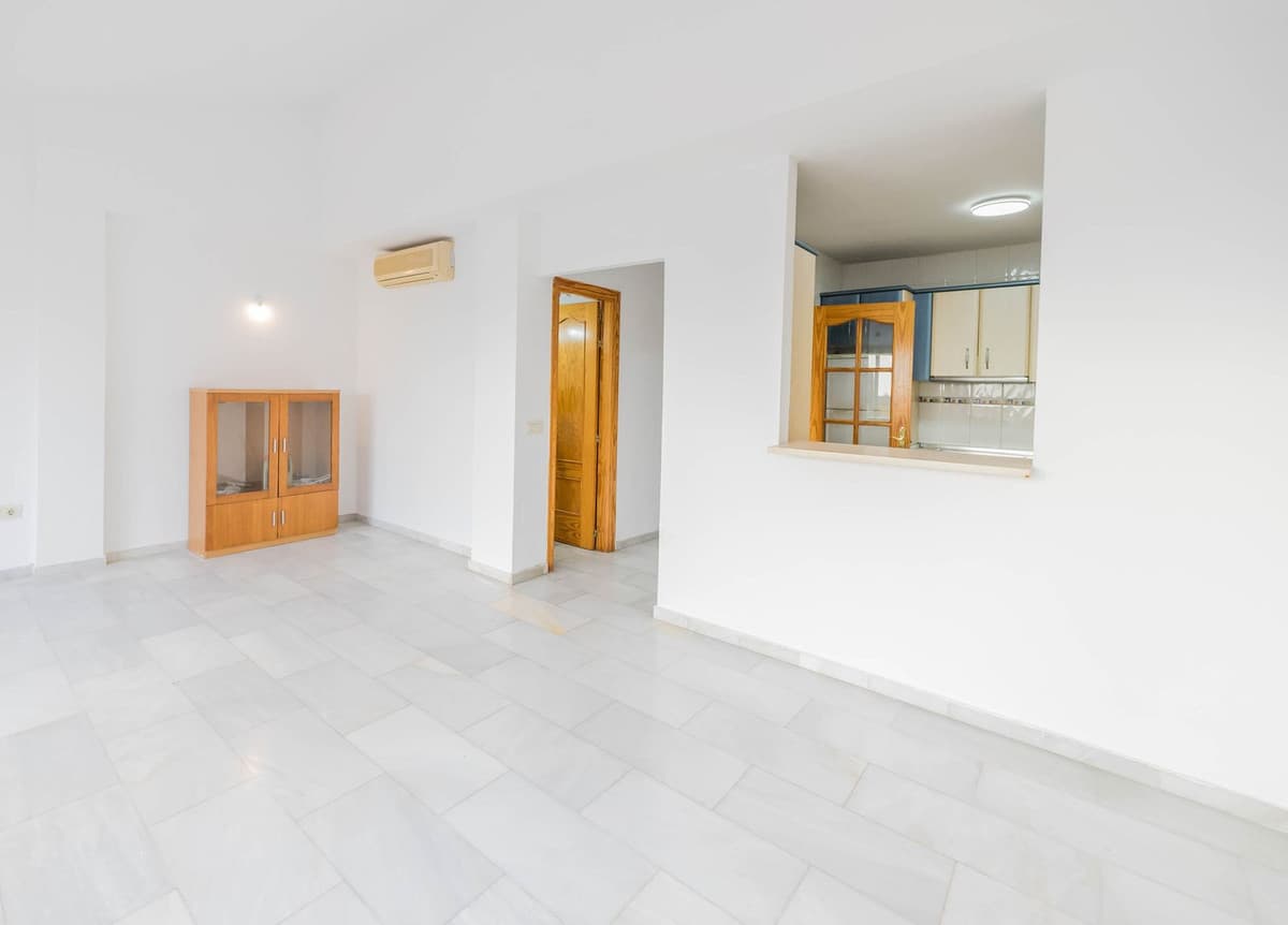 Townhouse in Torreblanca — photo 4 of 10