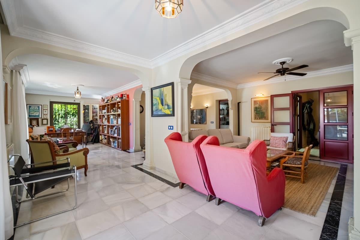 Detached Villa in Marbella — photo 9 of 10