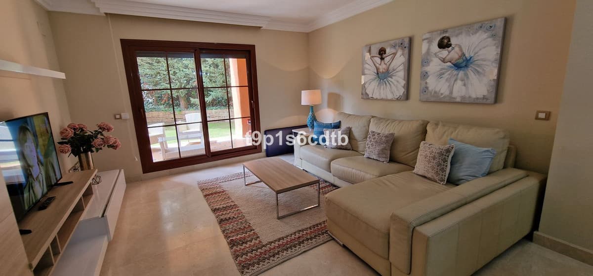 Ground Floor Apartment in Benahavís — photo 3 of 10