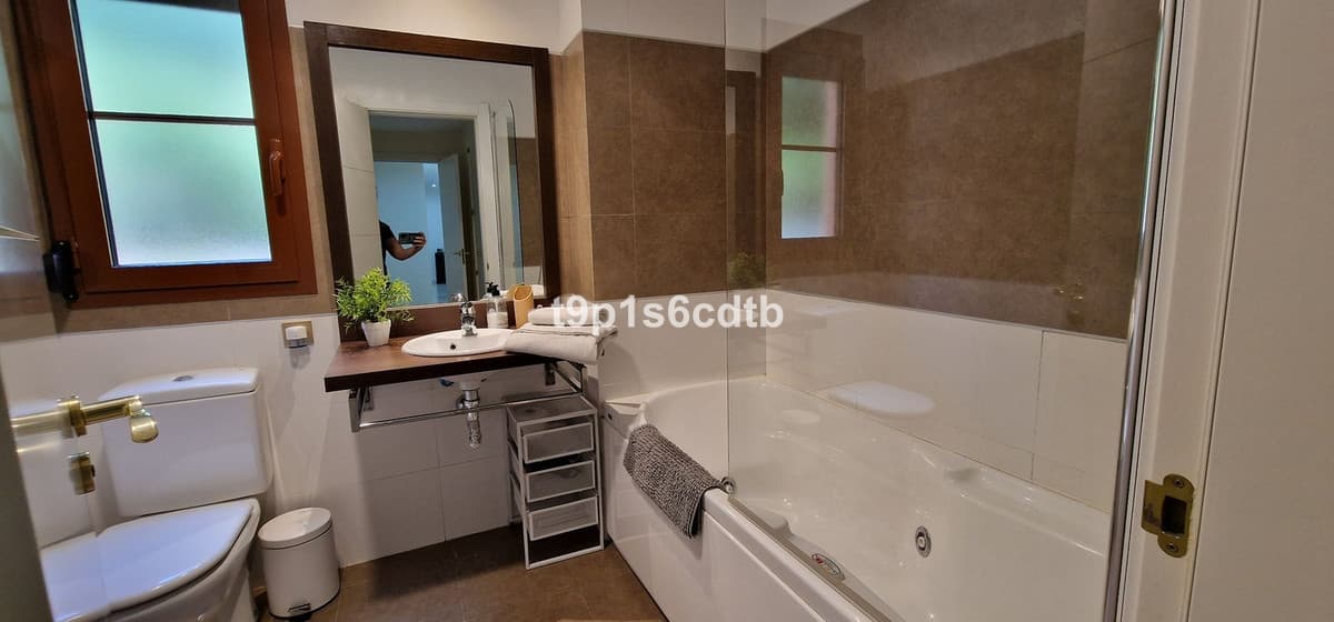 Ground Floor Apartment in Benahavís — photo 6 of 10