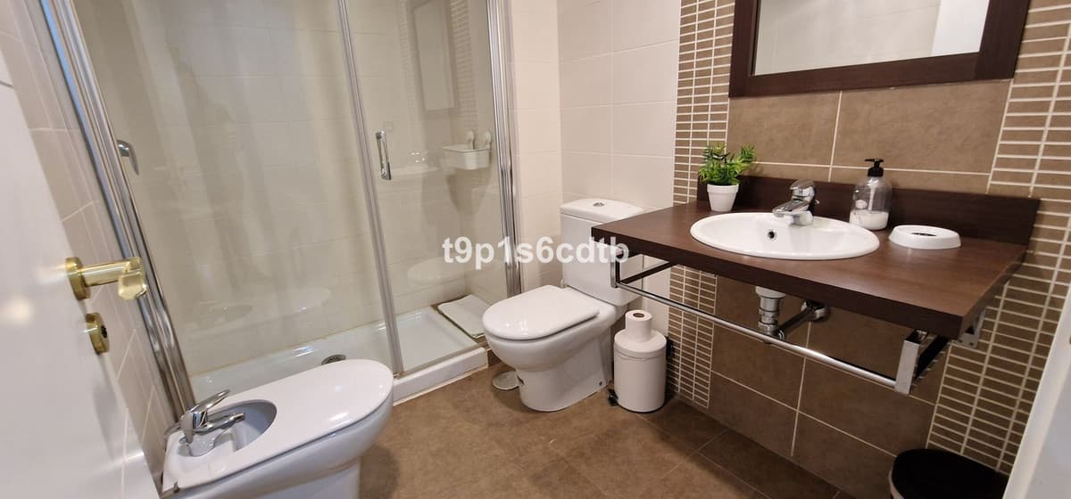 Ground Floor Apartment in Benahavís — photo 9 of 10