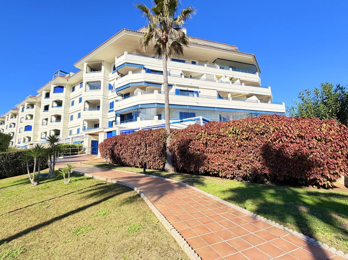 Ground Floor Apartment in San Luis de Sabinillas — photo 6 of 10
