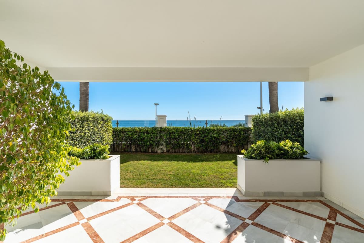 Ground Floor Apartment in Estepona — photo 1 of 10