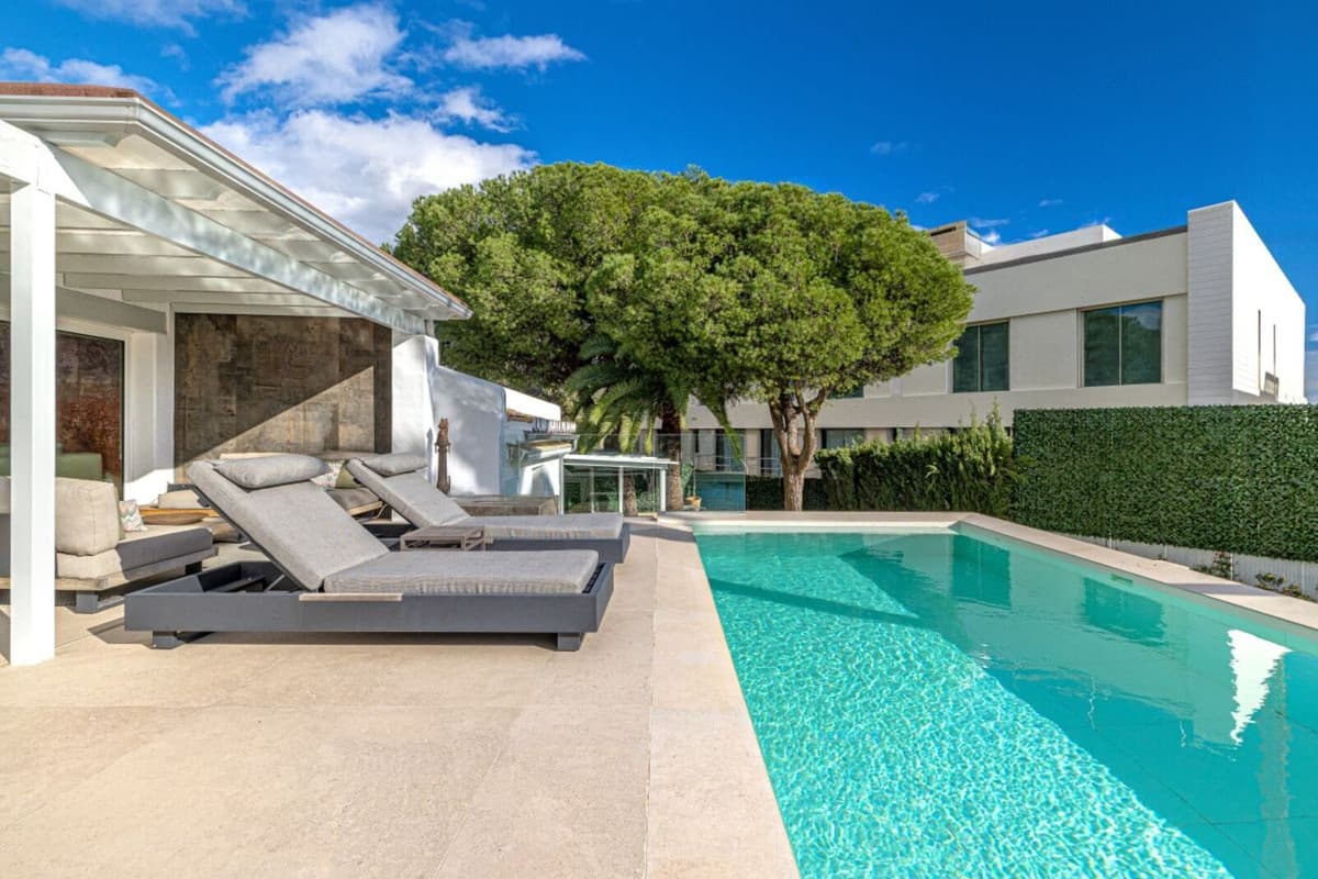 Detached Villa in Las Chapas — photo 1 of 10