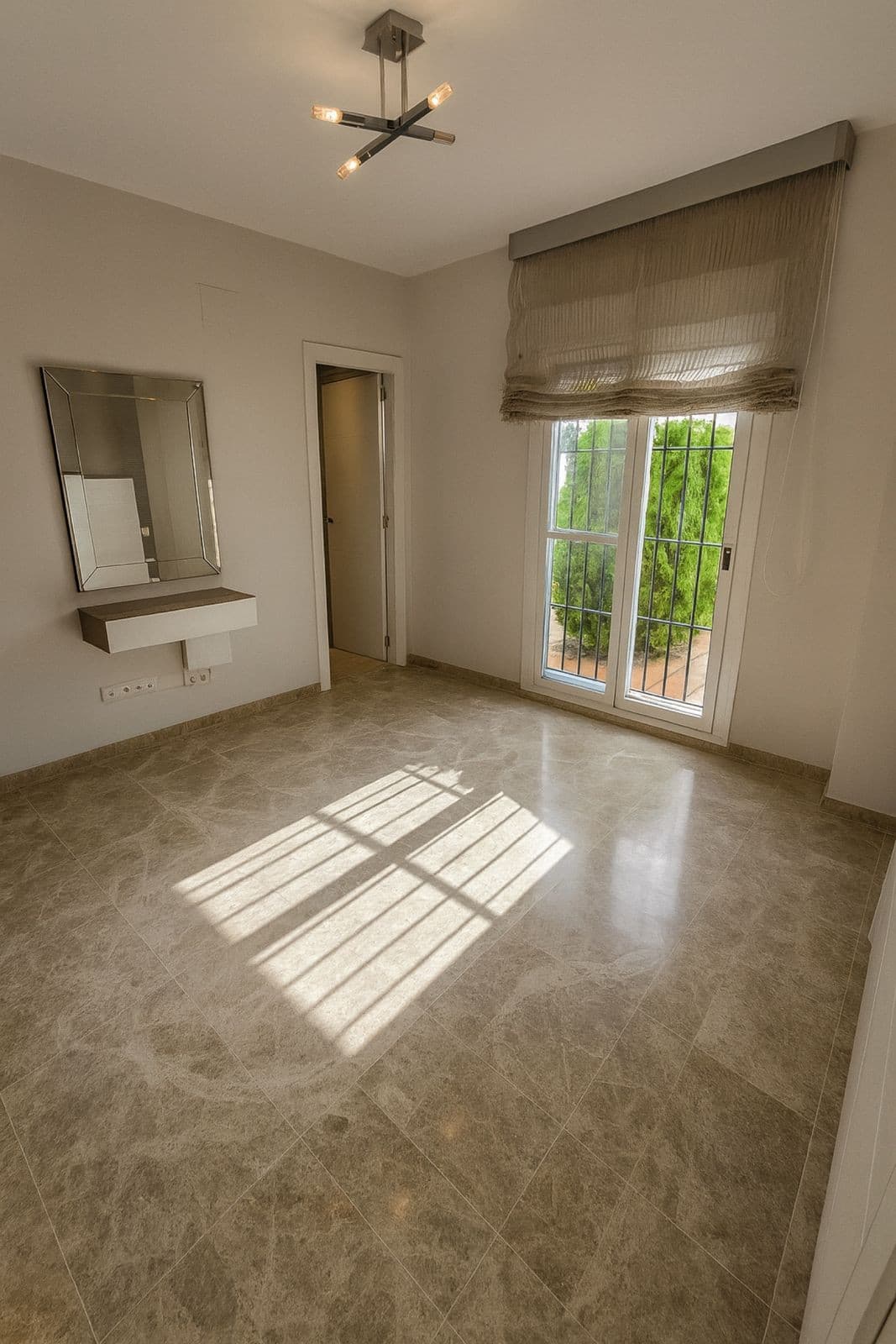 Ground Floor Apartment in Nueva Andalucía — photo 4 of 10