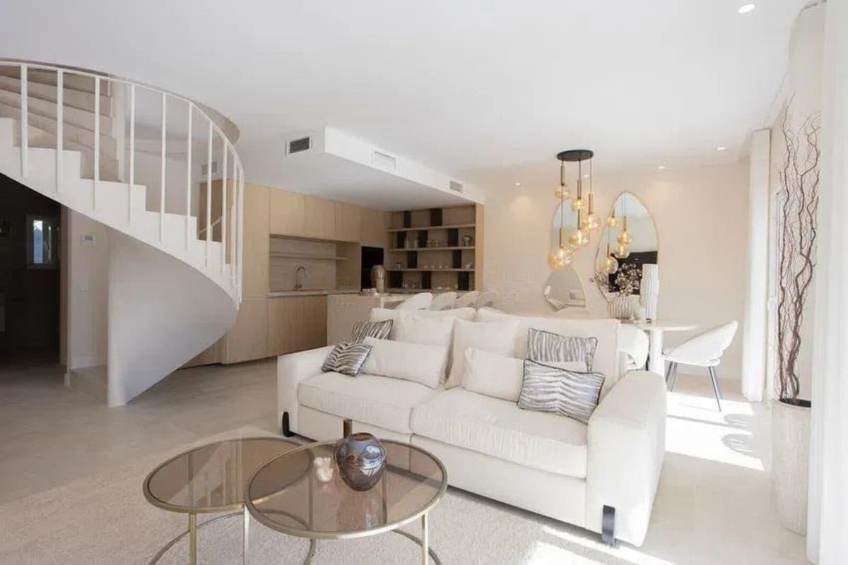 Penthouse Duplex in Nueva Andalucía — photo 2 of 10