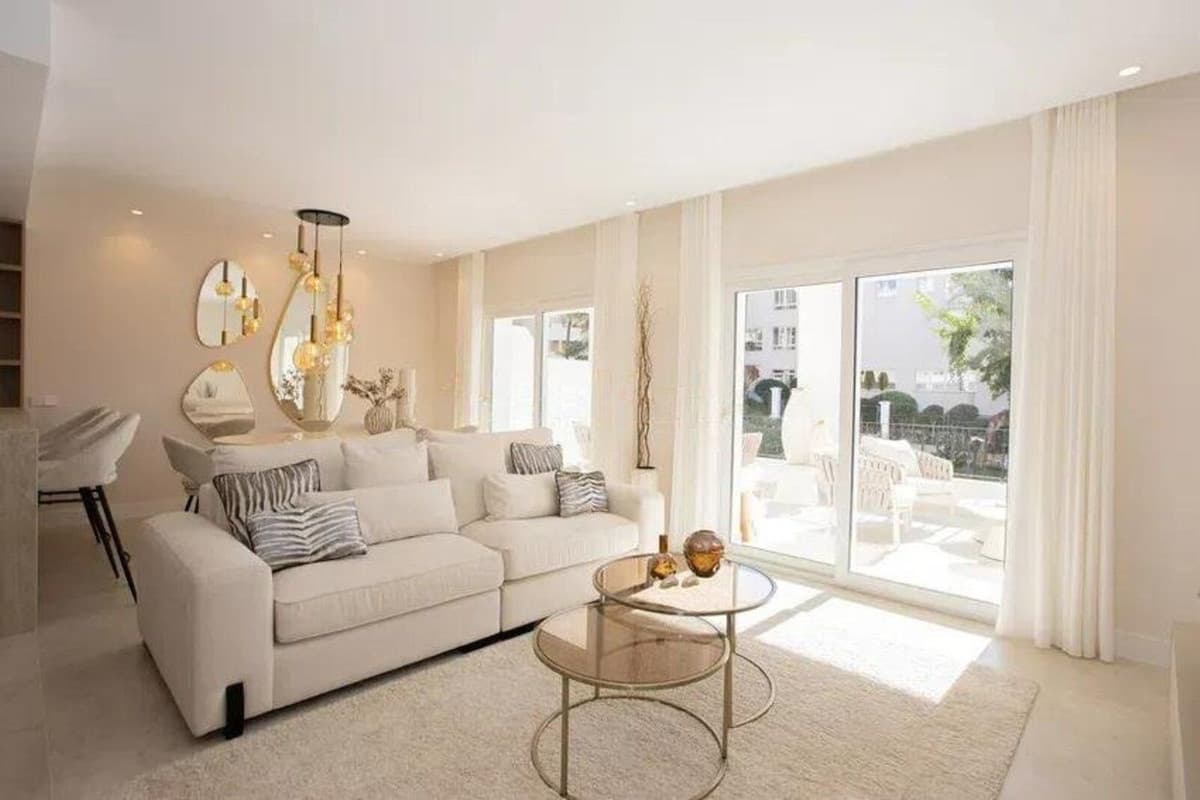 Penthouse Duplex in Nueva Andalucía — photo 4 of 10