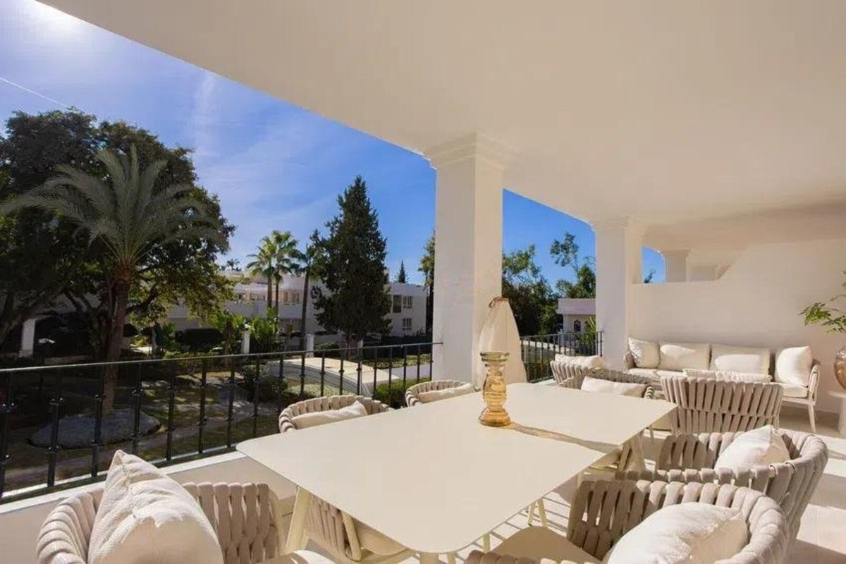 Penthouse Duplex in Nueva Andalucía — photo 6 of 10