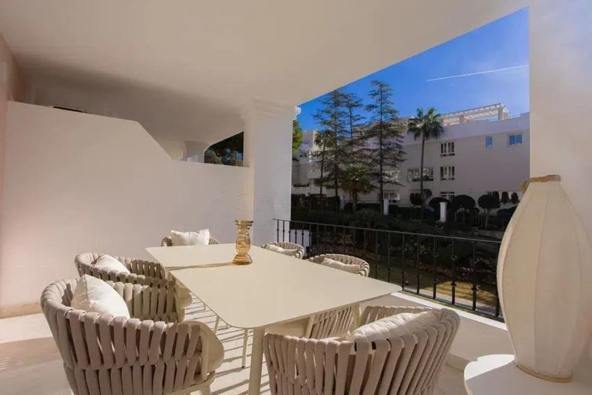 Penthouse Duplex in Nueva Andalucía — photo 9 of 10