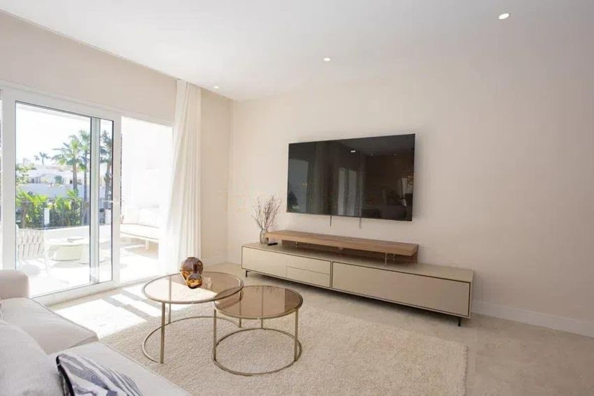 Penthouse Duplex in Nueva Andalucía — photo 10 of 10