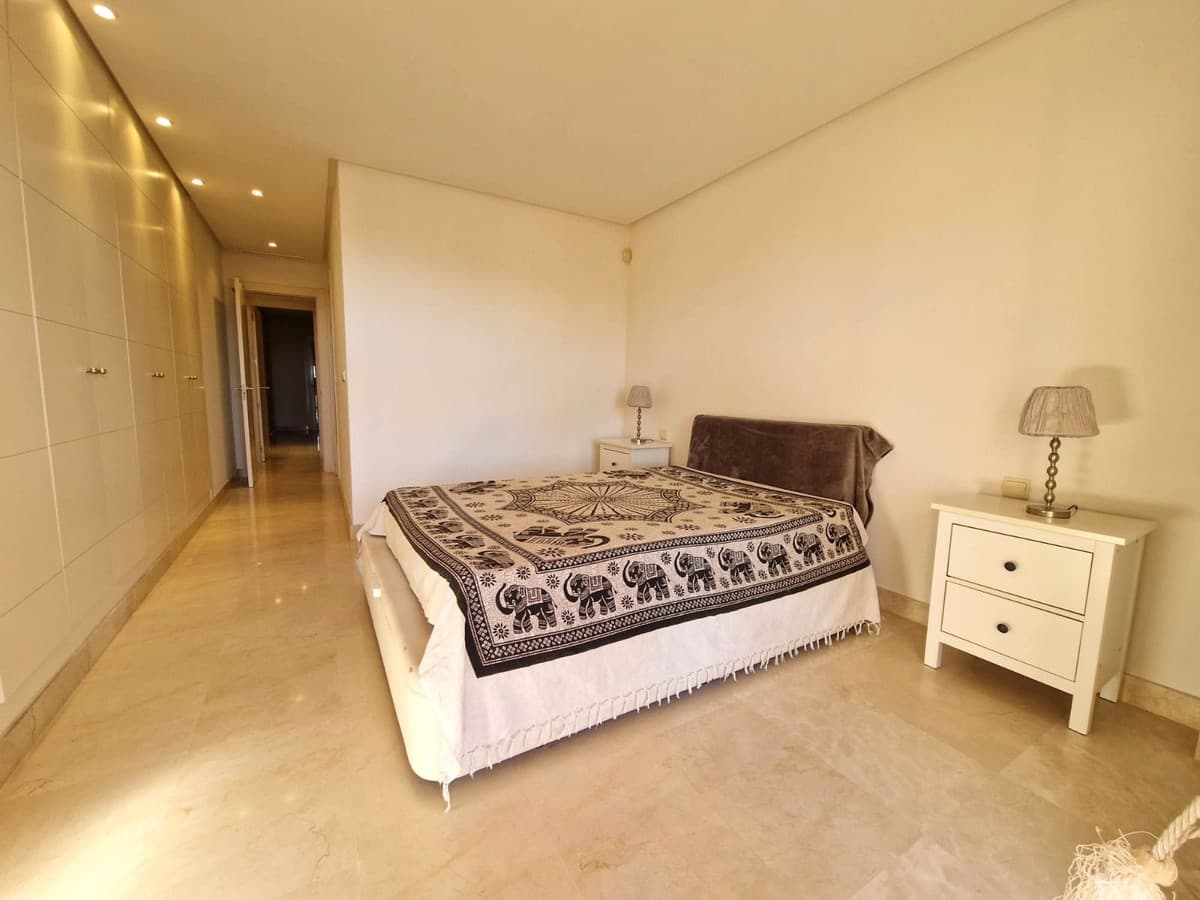 Middle Floor Apartment in Marbella — photo 10 of 10