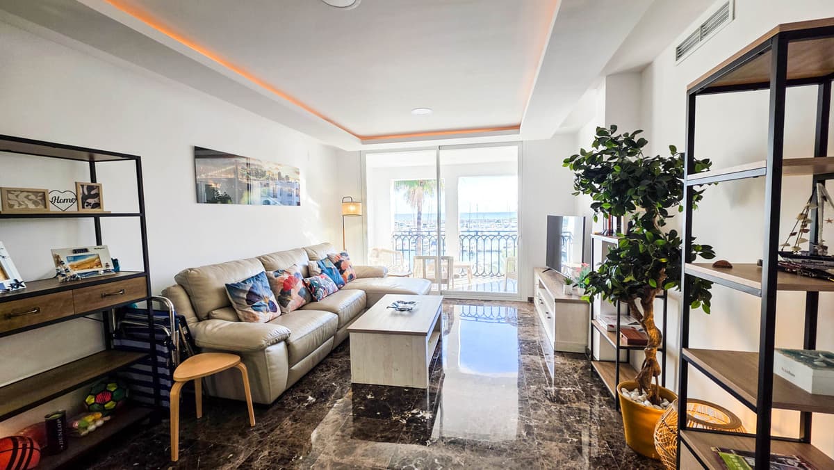Middle Floor Apartment in La Duquesa — photo 4 of 10