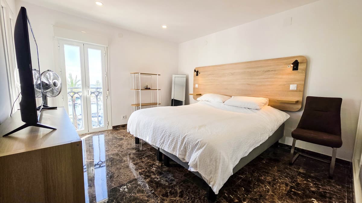 Middle Floor Apartment in La Duquesa — photo 5 of 10