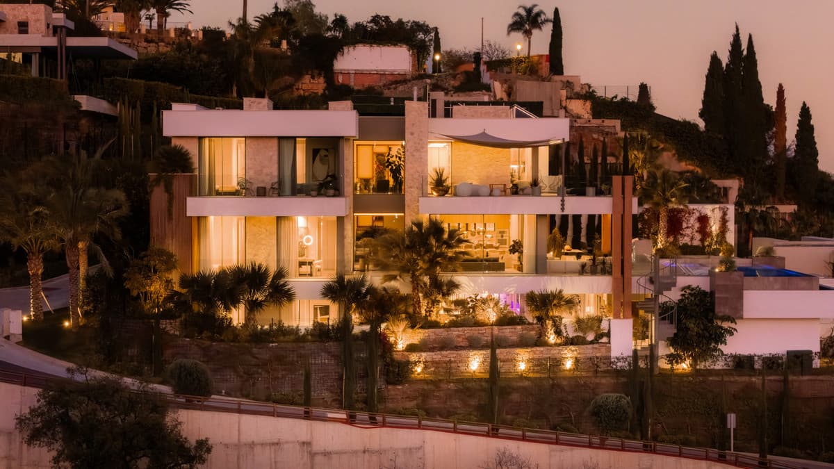 Detached Villa in La Quinta — photo 2 of 10