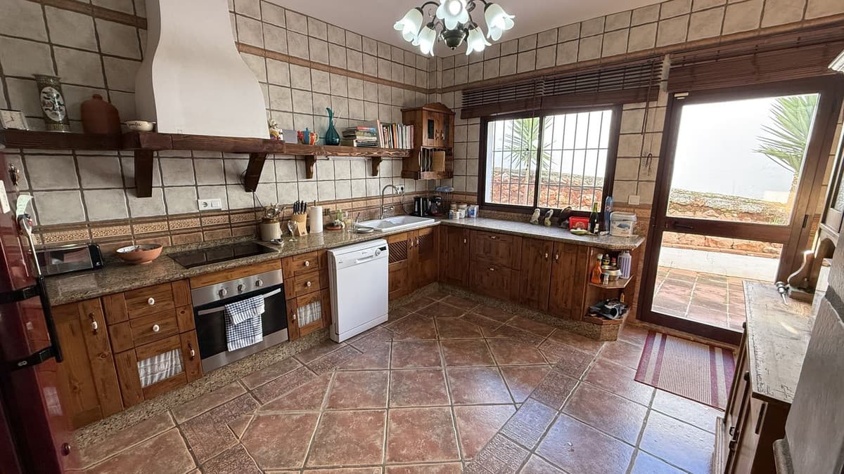 Detached Villa in Alhaurín el Grande — photo 7 of 10