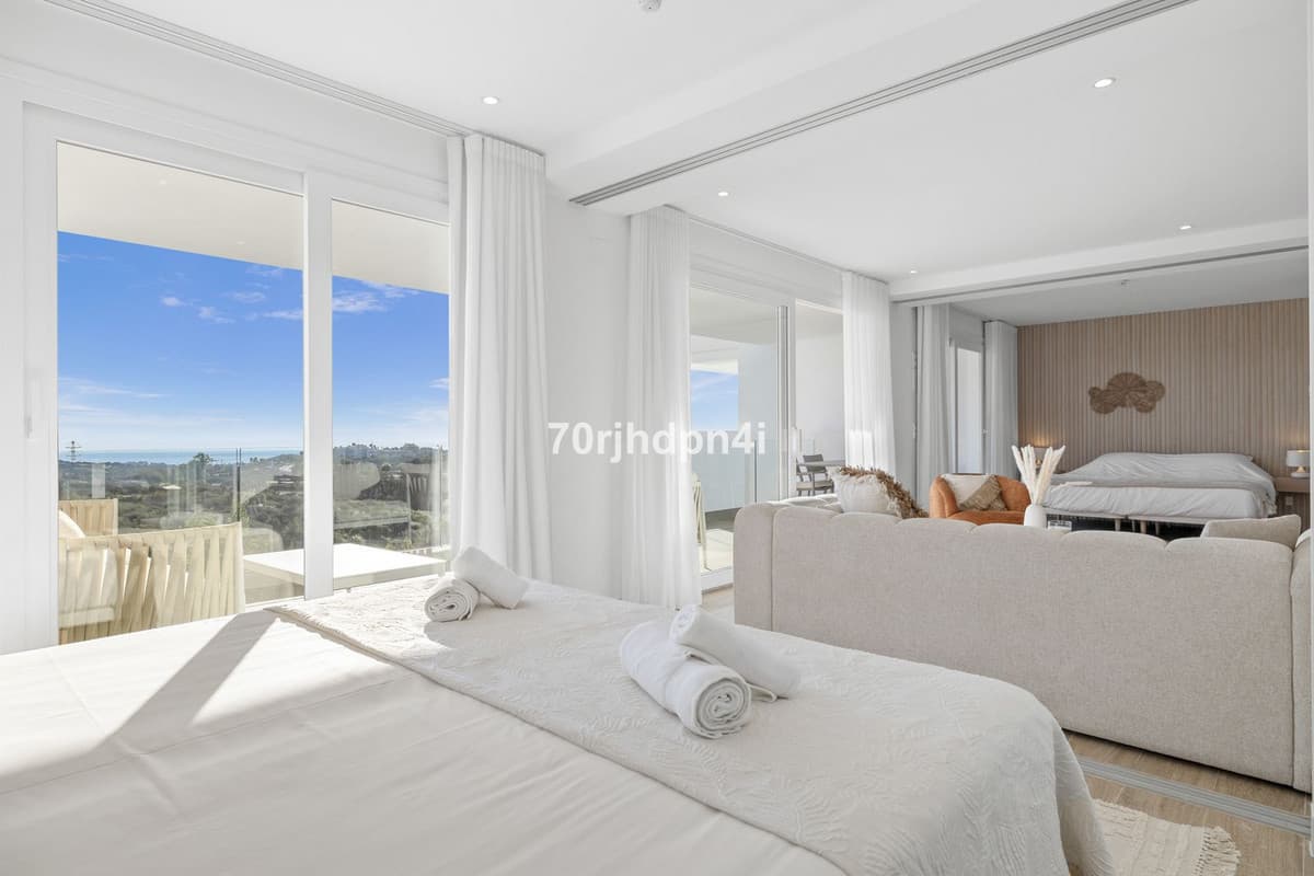 Middle Floor Apartment in Casares — photo 4 of 10