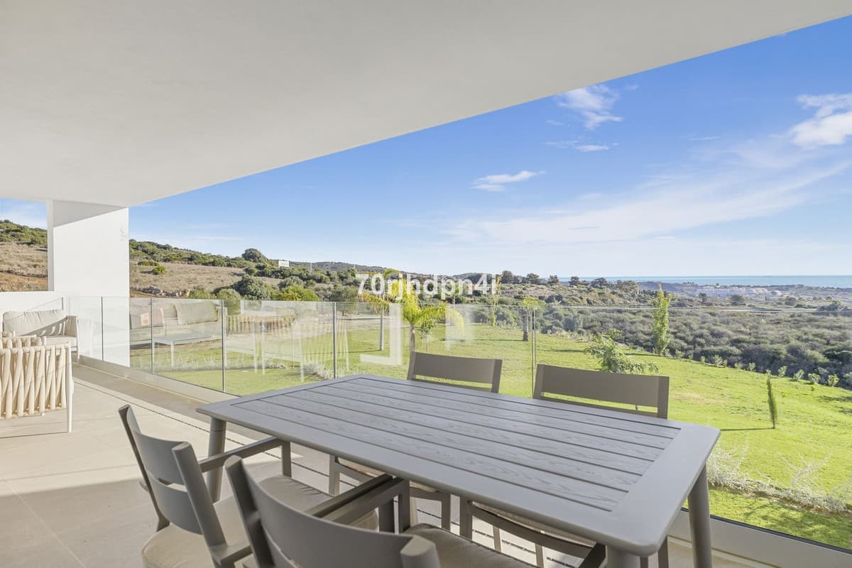 Middle Floor Apartment in Casares — photo 9 of 10