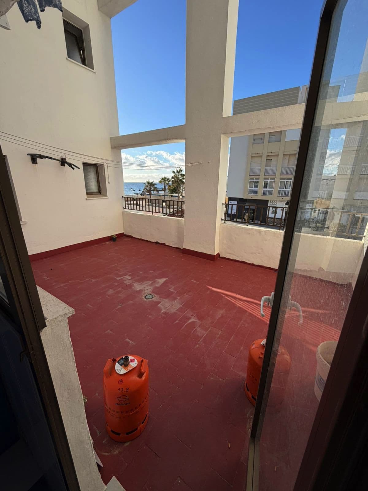 Middle Floor Apartment in San Luis de Sabinillas — photo 4 of 10