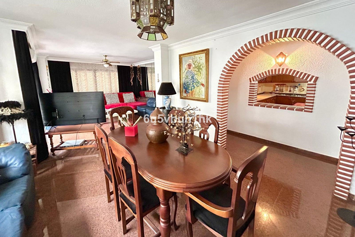 Middle Floor Apartment in Fuengirola — photo 1 of 10
