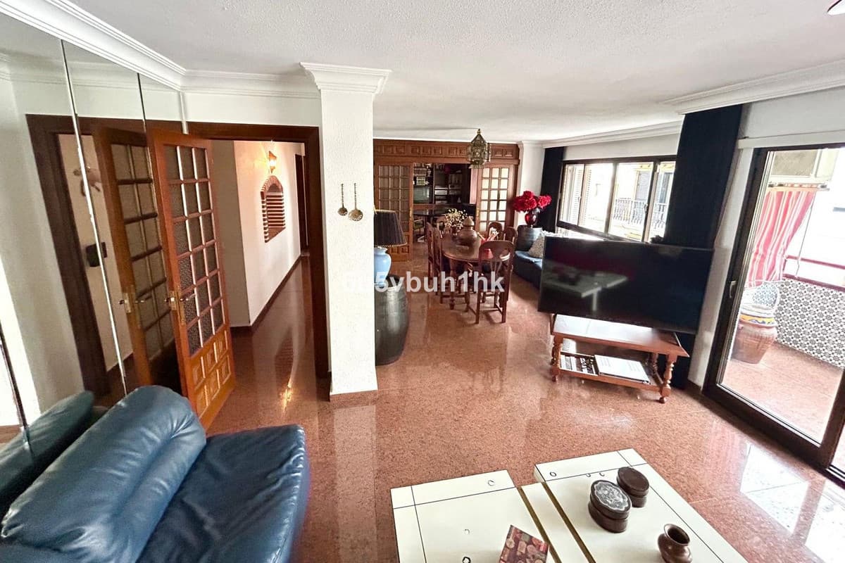 Middle Floor Apartment in Fuengirola — photo 2 of 10