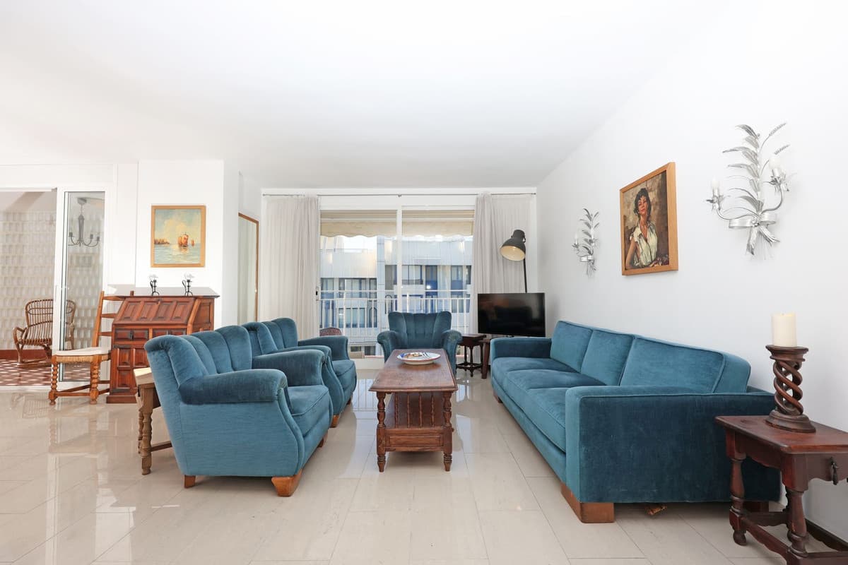 Middle Floor Apartment in Marbella — photo 4 of 10