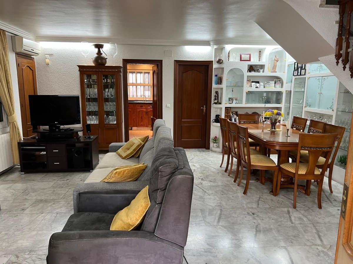Detached Villa in Nueva Andalucía — photo 2 of 10