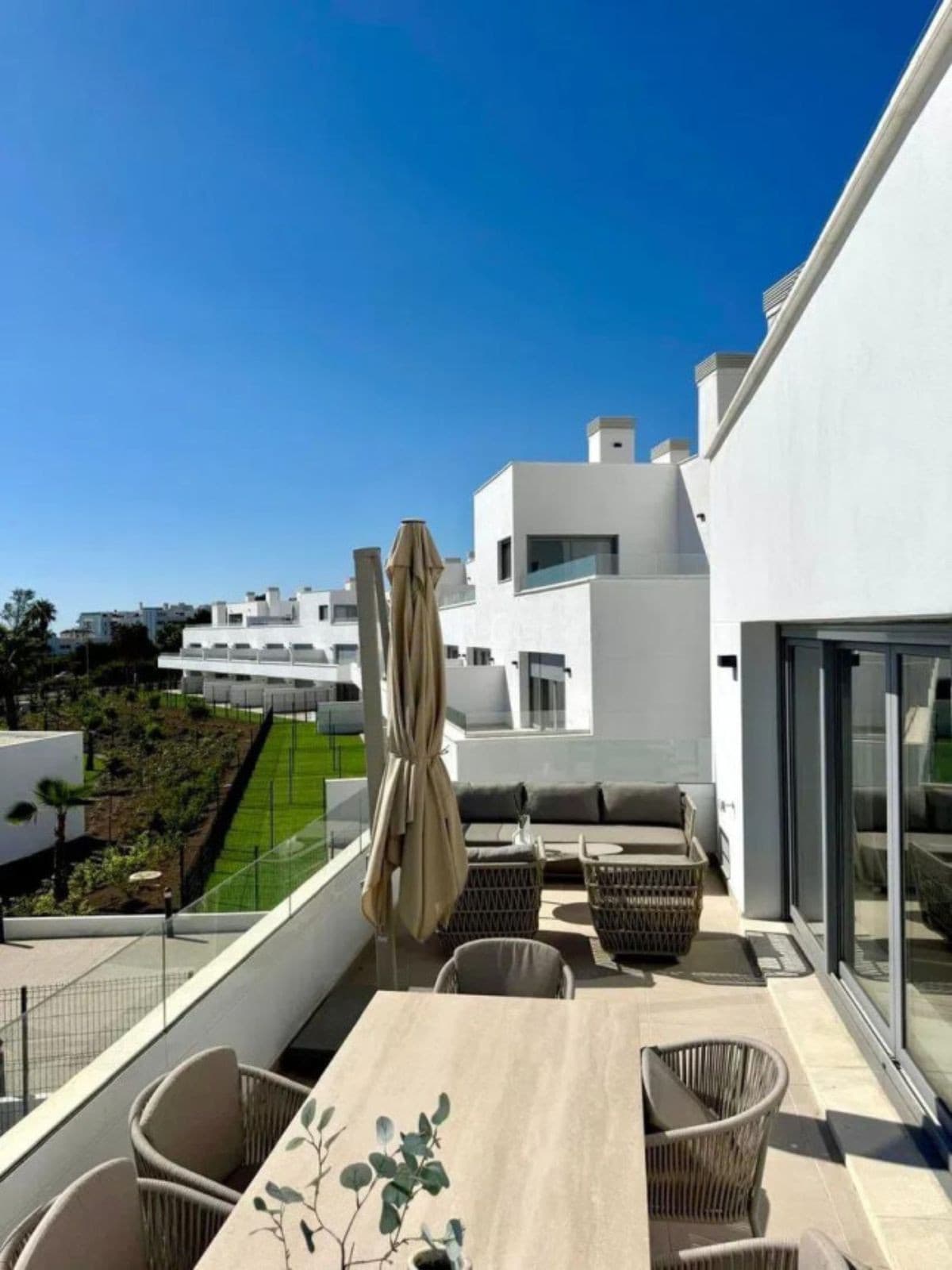 Middle Floor Apartment in Bel Air — photo 1 of 10