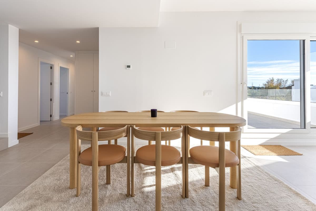 Penthouse Duplex in Bel Air — photo 4 of 10