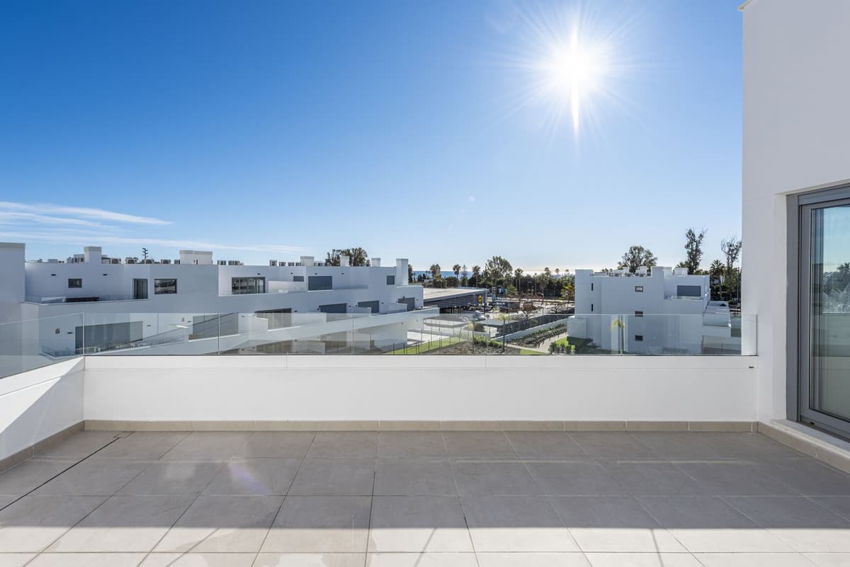 Penthouse Duplex in Bel Air — photo 6 of 10