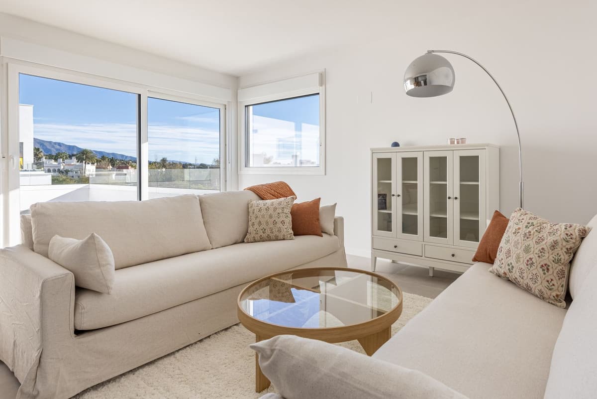 Penthouse Duplex in Bel Air — photo 10 of 10