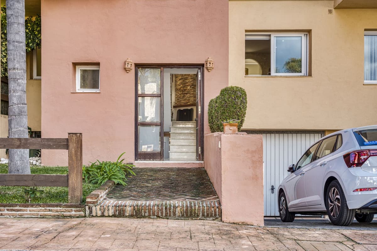 Townhouse in Marbella — photo 2 of 10