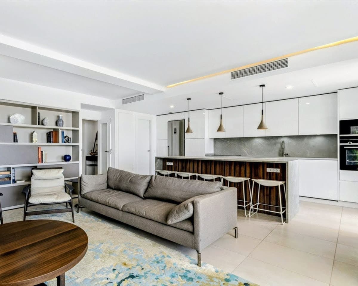 Penthouse in Altos de los Monteros — photo 8 of 10