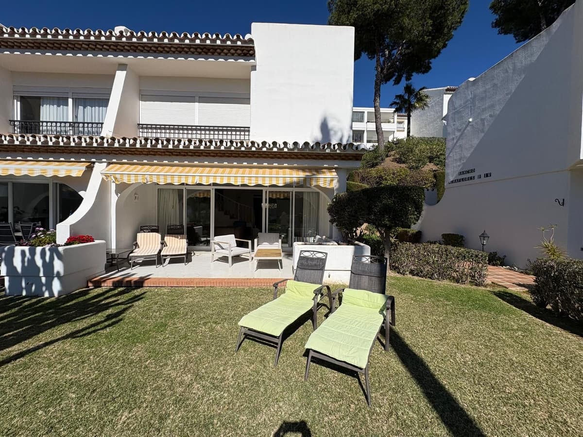 Semi-Detached House in Miraflores — photo 4 of 10