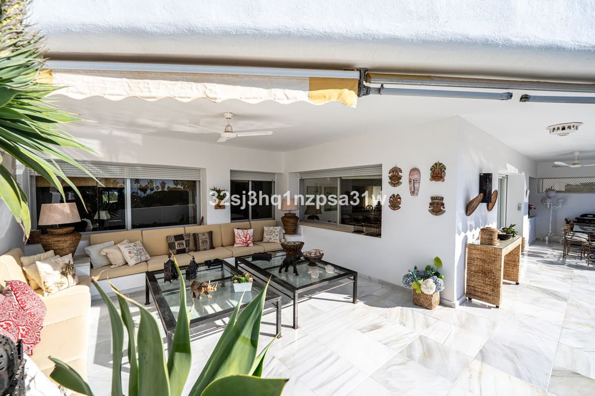 Middle Floor Apartment in Guadalmina Baja — photo 4 of 10