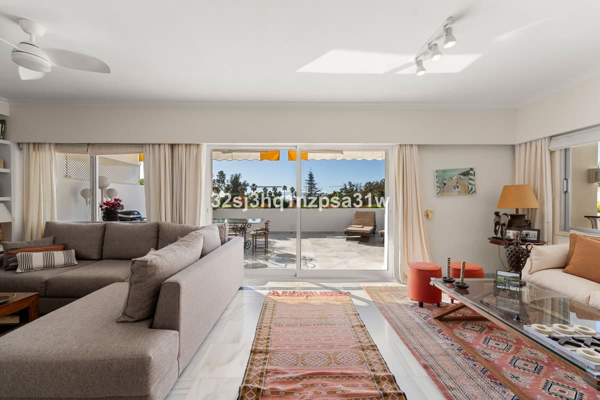 Middle Floor Apartment in Guadalmina Baja — photo 5 of 10