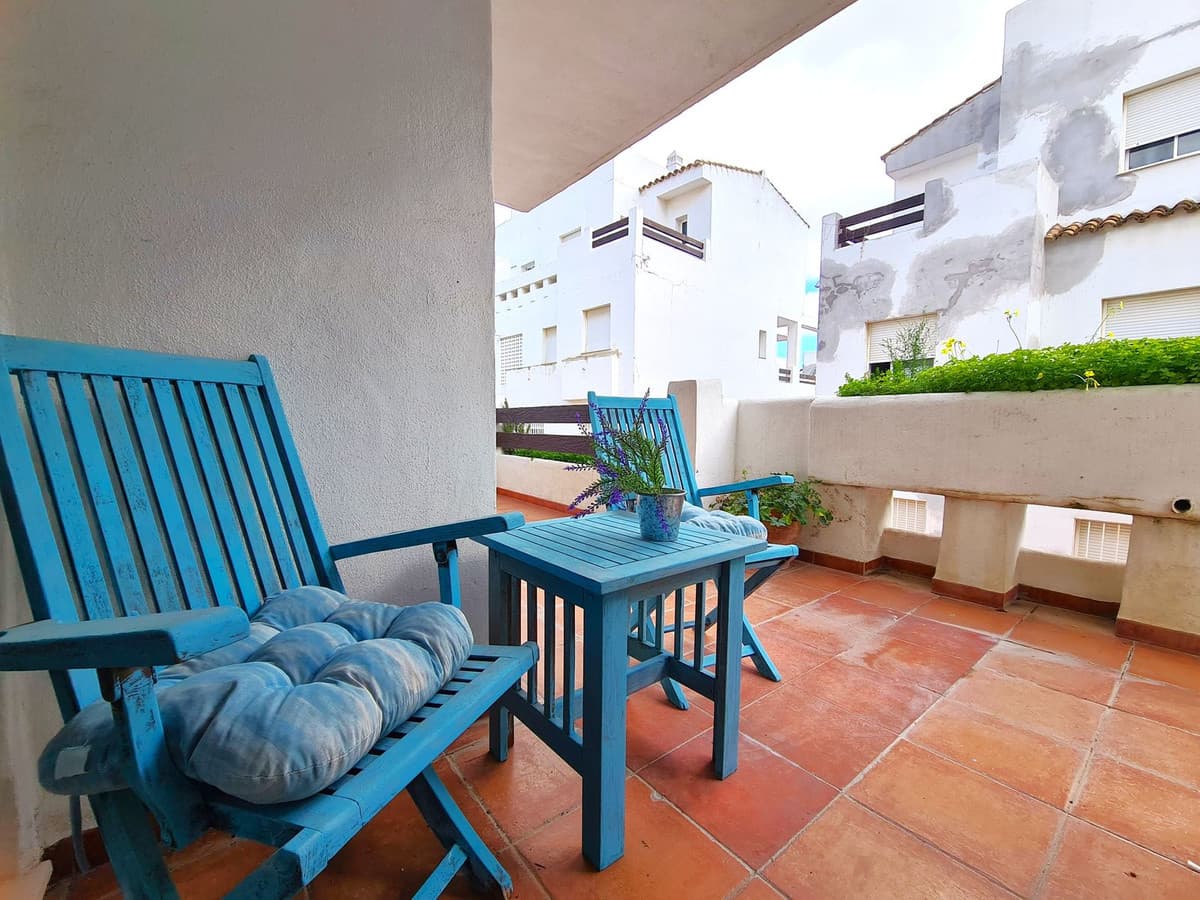 Middle Floor Apartment in Estepona — photo 10 of 10