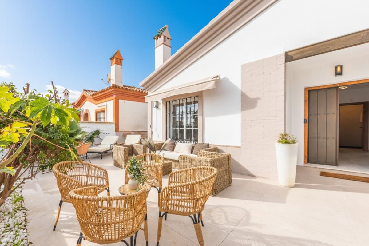 Detached Villa in La Duquesa — photo 3 of 10
